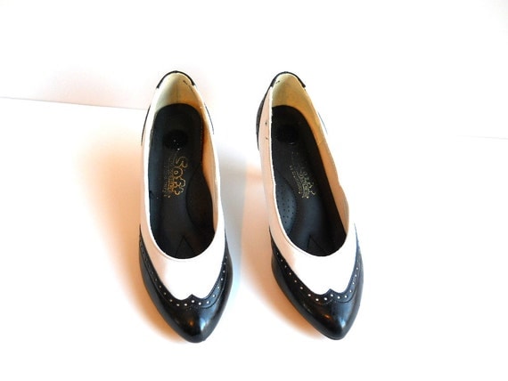 spectator pumps black white