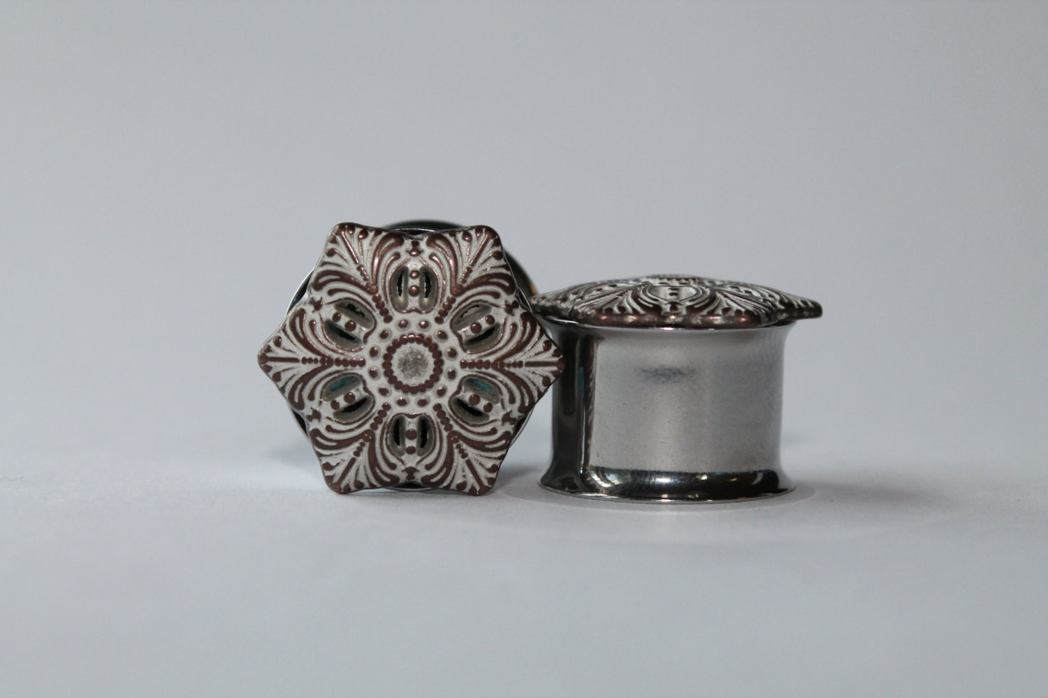 White Snowflake/Flower Plugs gauges with by FromAHobosHandbag