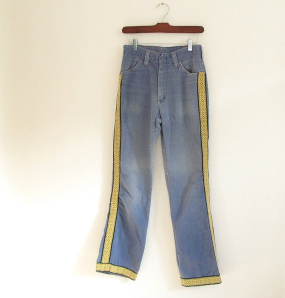 Embroidered hippie jeans 70s vintage wrangler by KranzelicVintage