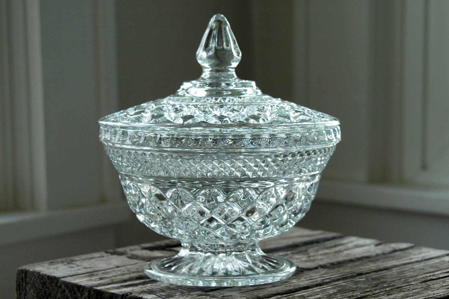 vintage . Crystal Glass Candy Dish w/ Lid . Wexford / Anchor