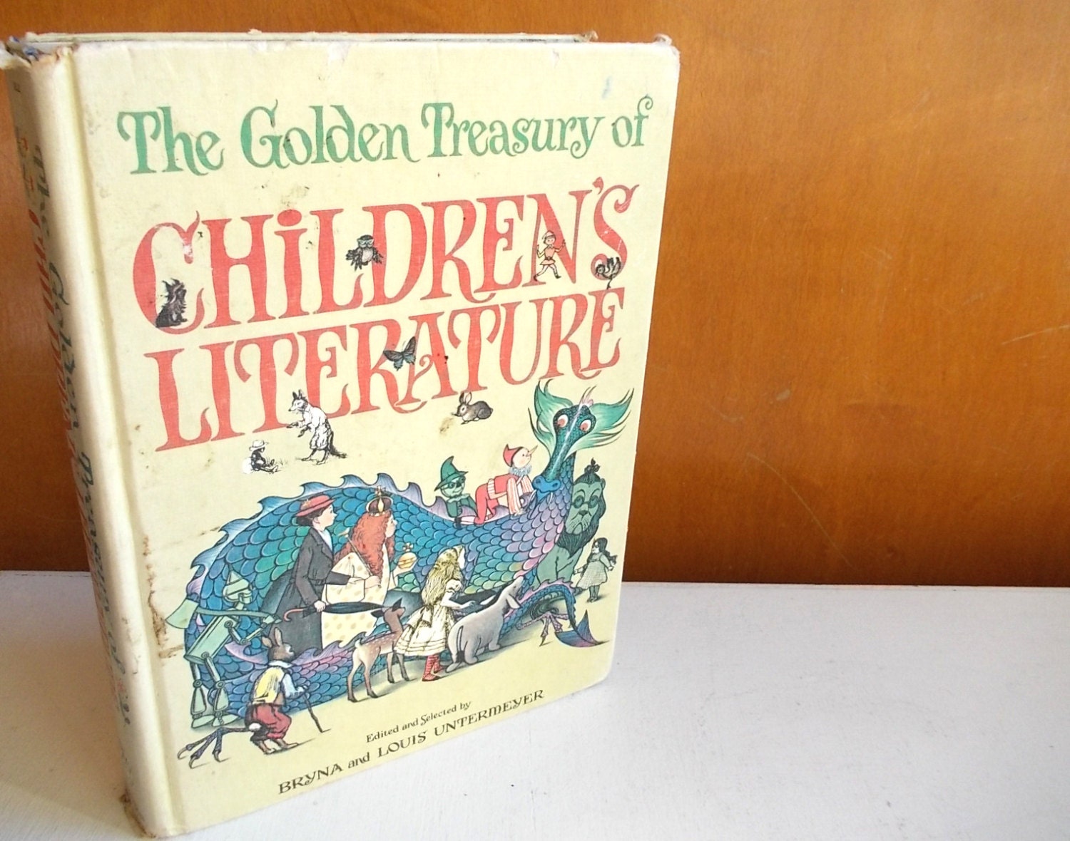 Golden Treasury Of Children's Literature : 1967 Hardcover