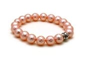 Peach Modern Beaded Bracelet / Peach Shell Stretch Bracelet / Pastel