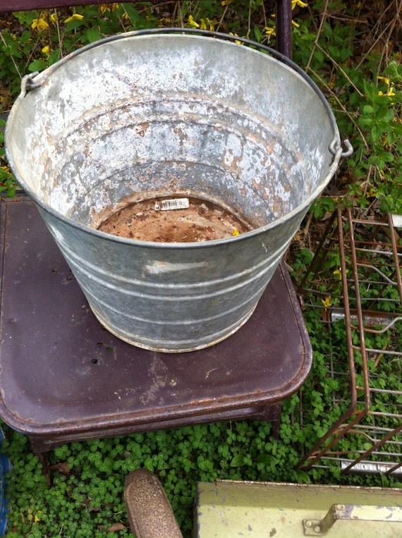Vintage Rustic Galvanized Water Bucket Pail by DOUBLEDOORANTIQUES