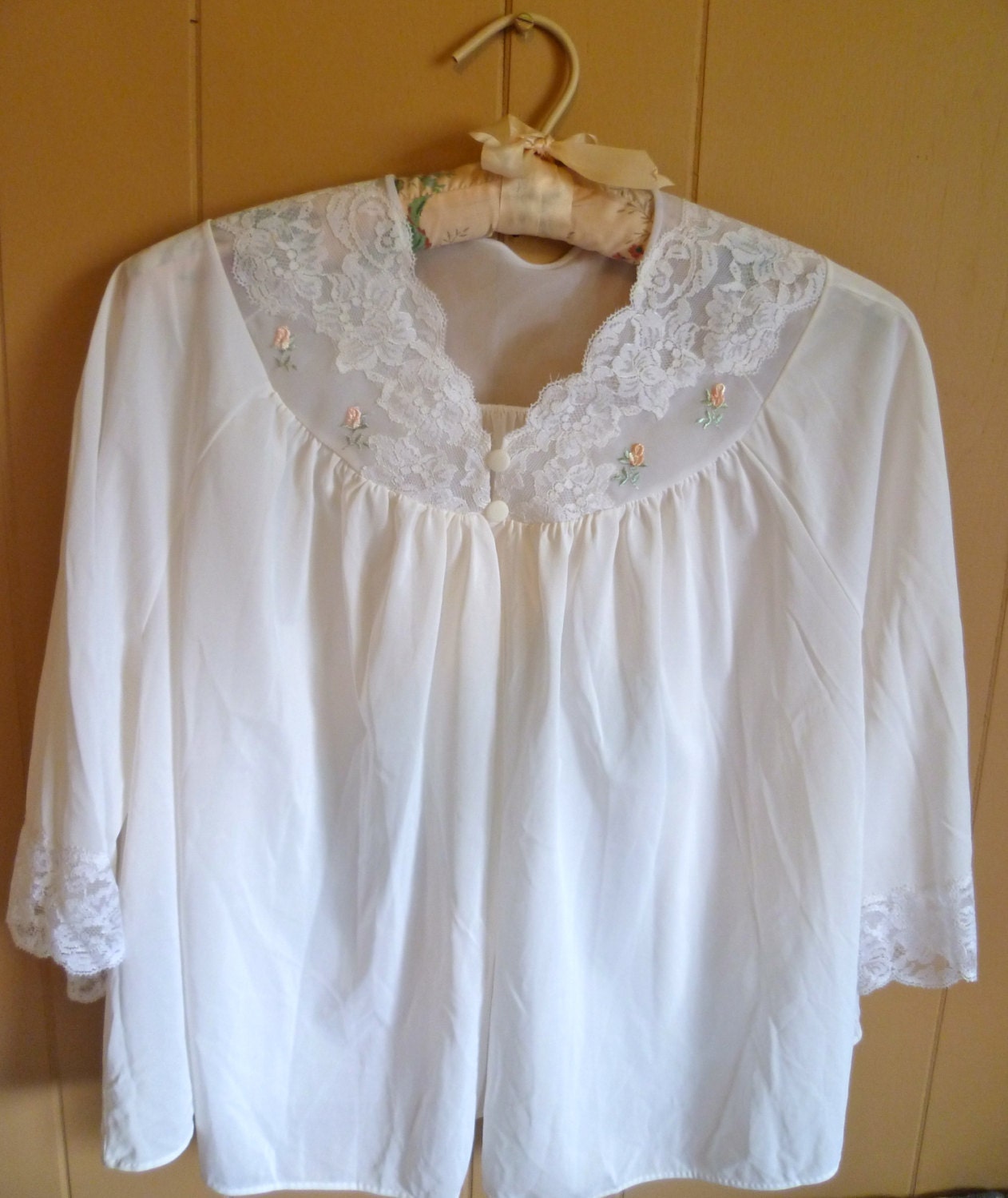 60s Vintage Bed Jacket Size Medium Nylon and Lace with Pink
