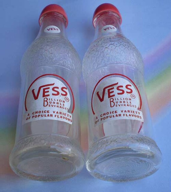 Vintage 50s Vess Salt Pepper Shakers Billion Bubble by TheSpectrum