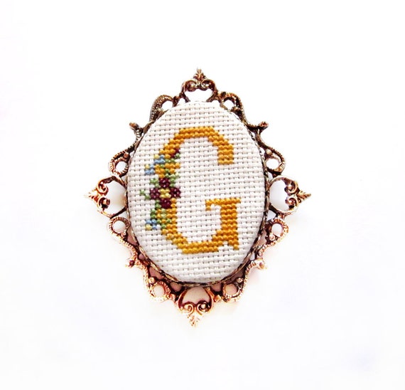 Handmade Vintage Needlepoint Monogram Letter G Pin