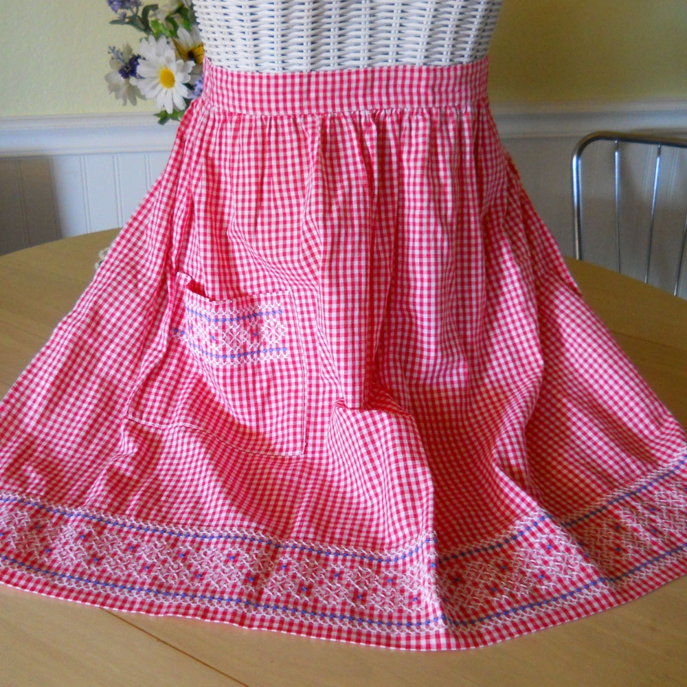 Apron Embroidery Pattern | 1950s gingham chicken scratch apron embroidery pattern Apron Embroidery Pattern | 1950s gingham chicken scratch apron embroidery pattern