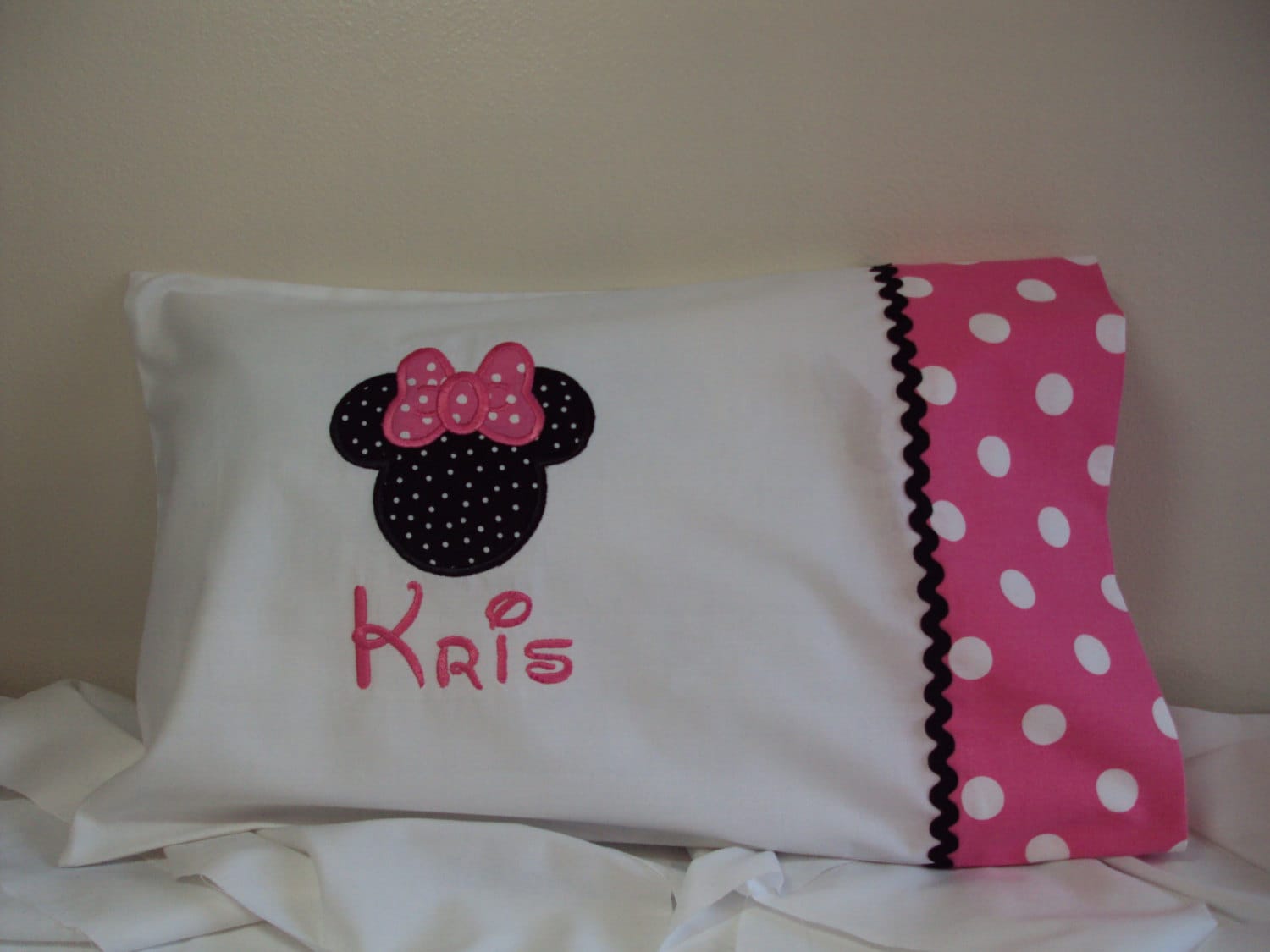 DISNEY Minnie Mouse PILLOWCASE Travel Size by countrycustoms