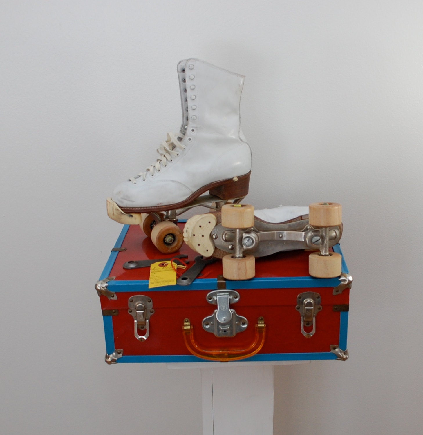 Vintage ROLLER SKATES Wood Wheels Chicago by ilovevintagestuff