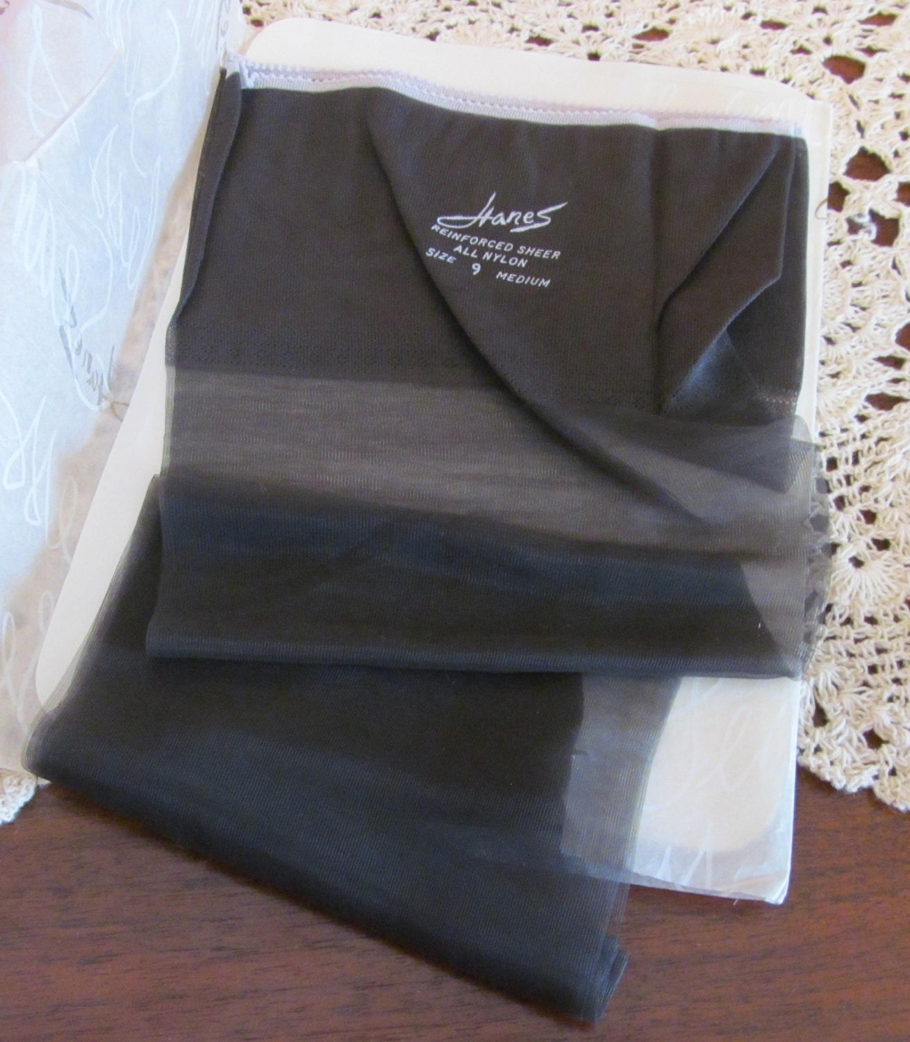 1 Pair Vintage Hanes Nylon Thigh High RHT Stockings 415 9M 9