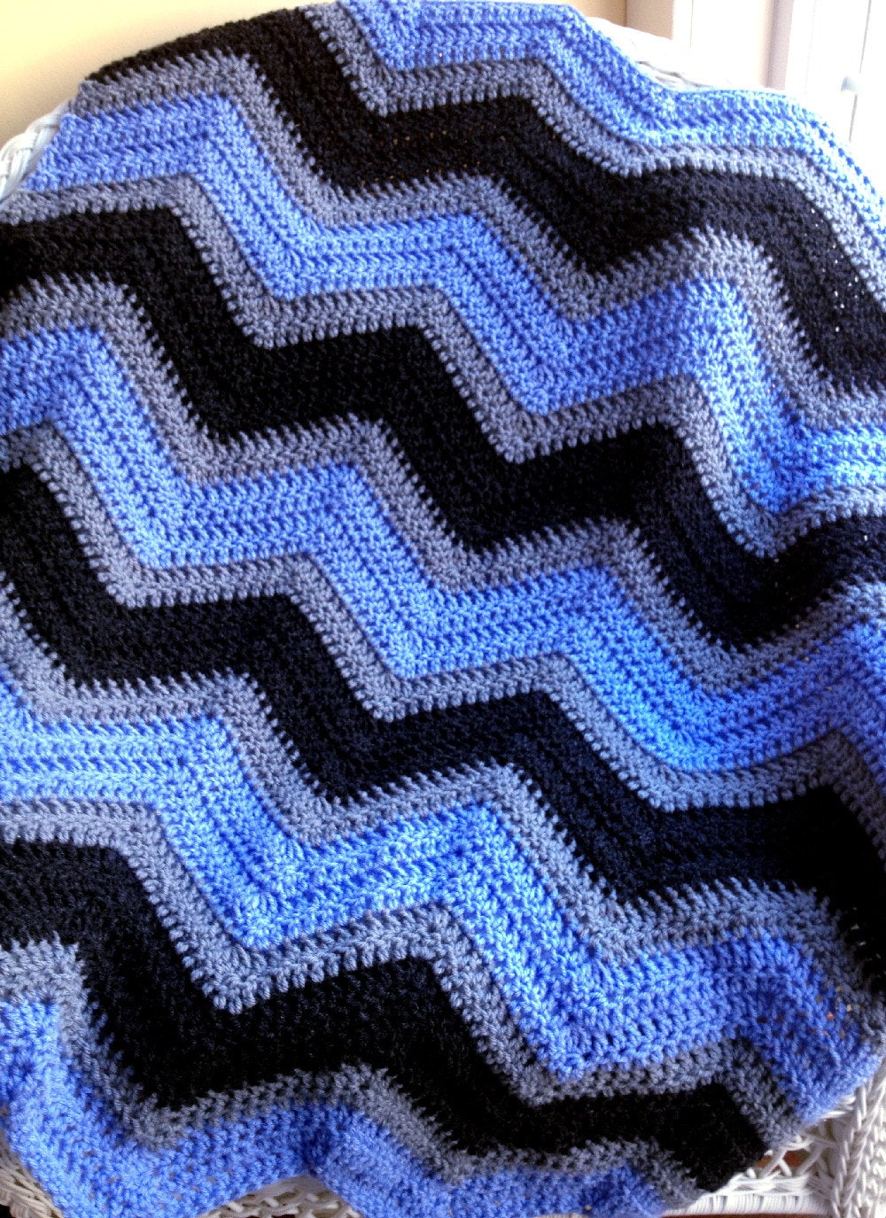 chevron zig zag baby blanket afghan wrap crochet knit photo