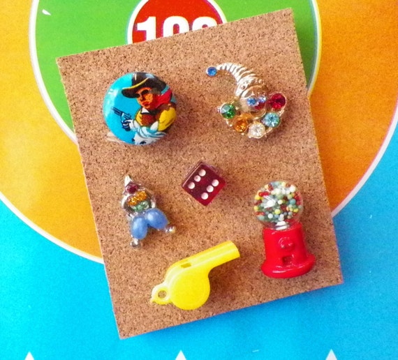 Vintage Fun and Games Curiosities Thumbtacks / Push Pins