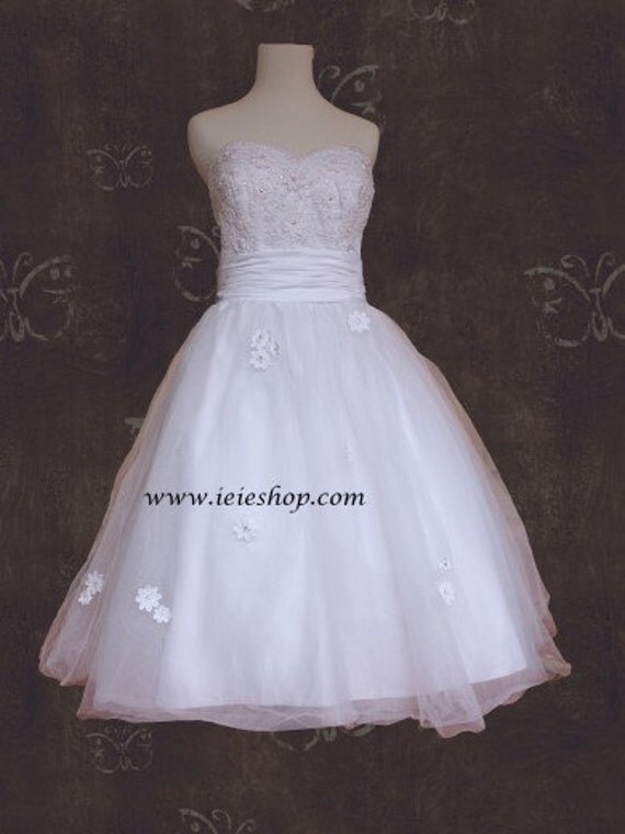 50s Retro Bombshell Style Tea Length Wedding Gown with Daisy