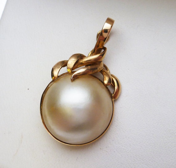 14k Mabe Pearl Enhancer Pendant