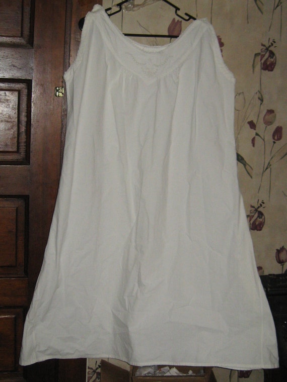 vintage cotton eyelet white nightgown full slip lounger