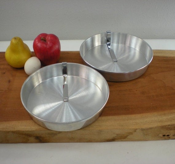 2 MIRRO 8 Inch Baking Pan 1108M Round Pie Cake Slider