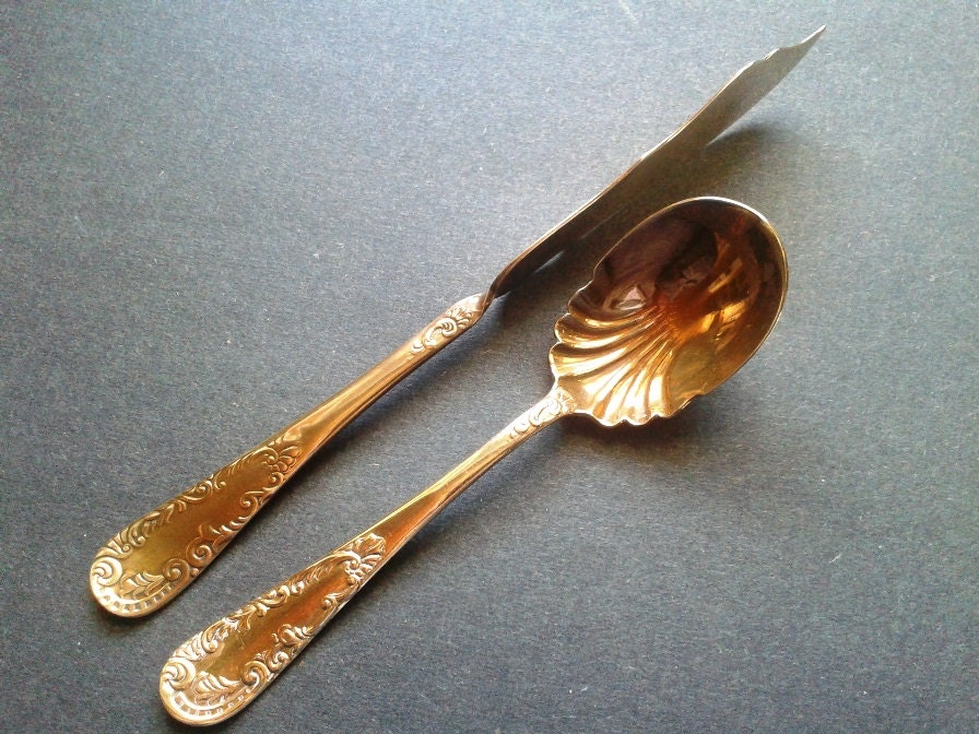 Circa 1890 Nevada Gold Metal Sugar Shell & Master Butter Knife