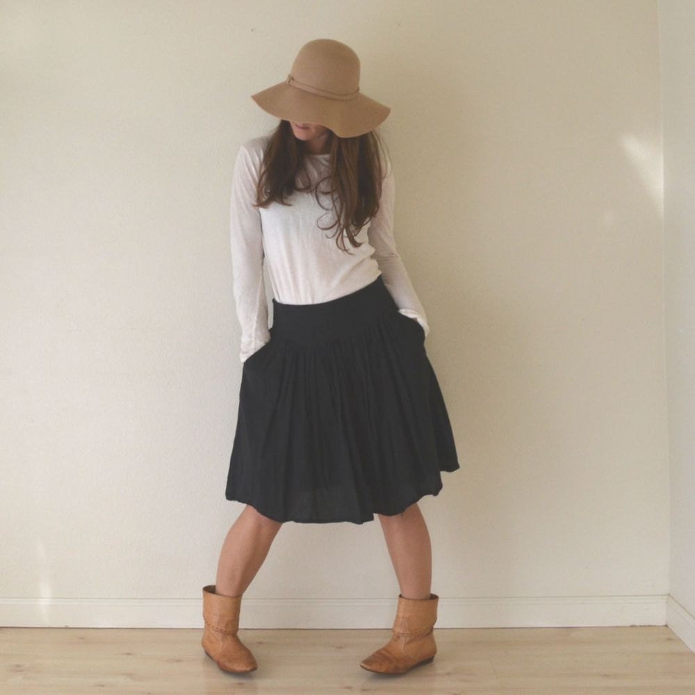 black circle skirt midi