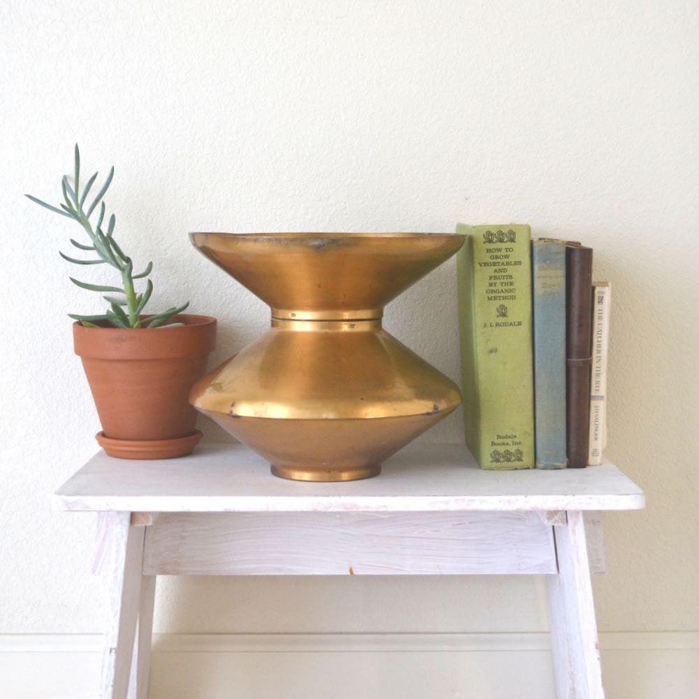 Vintage Brass Spittoon / Old West Spit Bucket / Rustic Vase