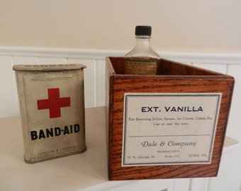 Vintage vanilla label wood storage caddy