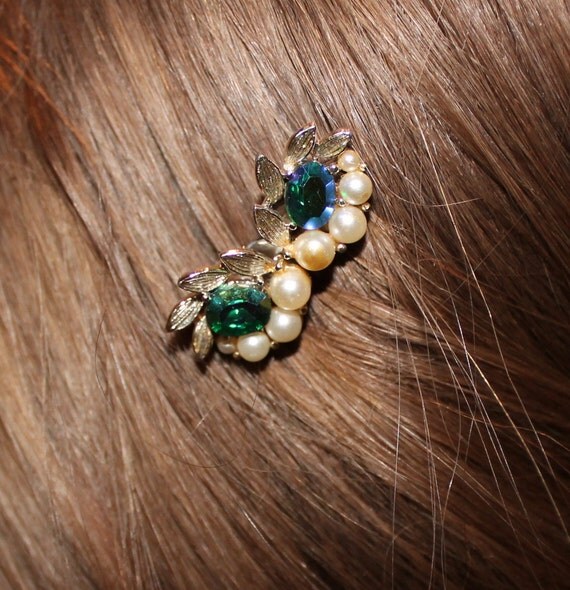 Vintage Pearl and Green Rhinestone Hair Comb