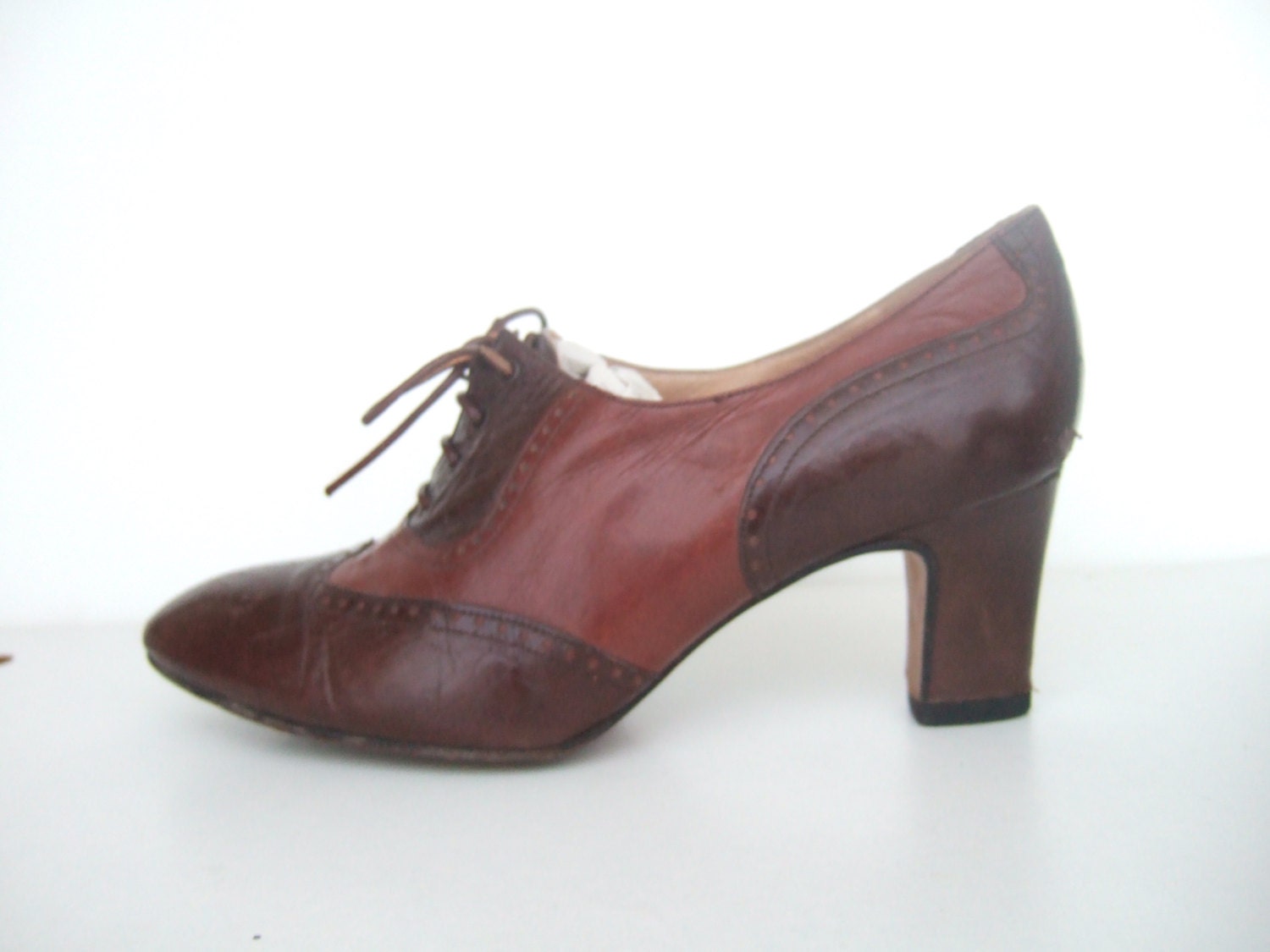 casual 70s shoes