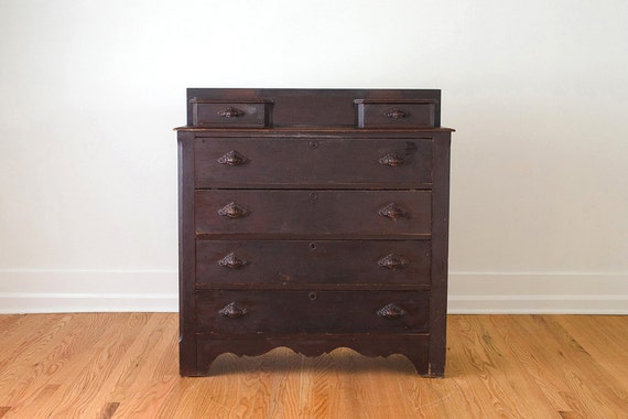 Antique Dark Wood Chest Of Drawers With Carved Clam Shell