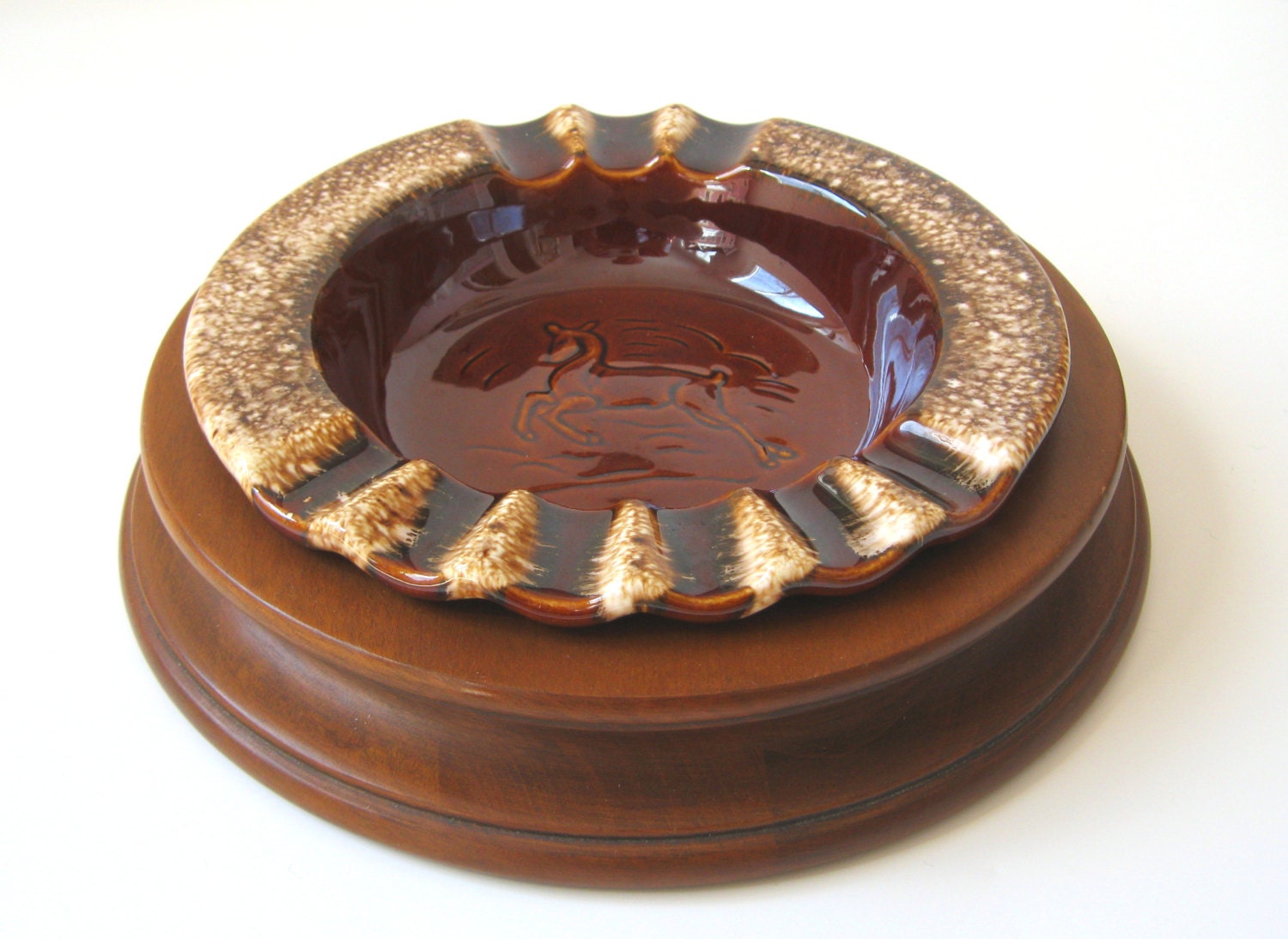 Vintage Cigar Ashtray Hull Pottery