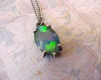 Lovely Vintage Sterling Silver Necklace with Pretty Faux Fire Opal