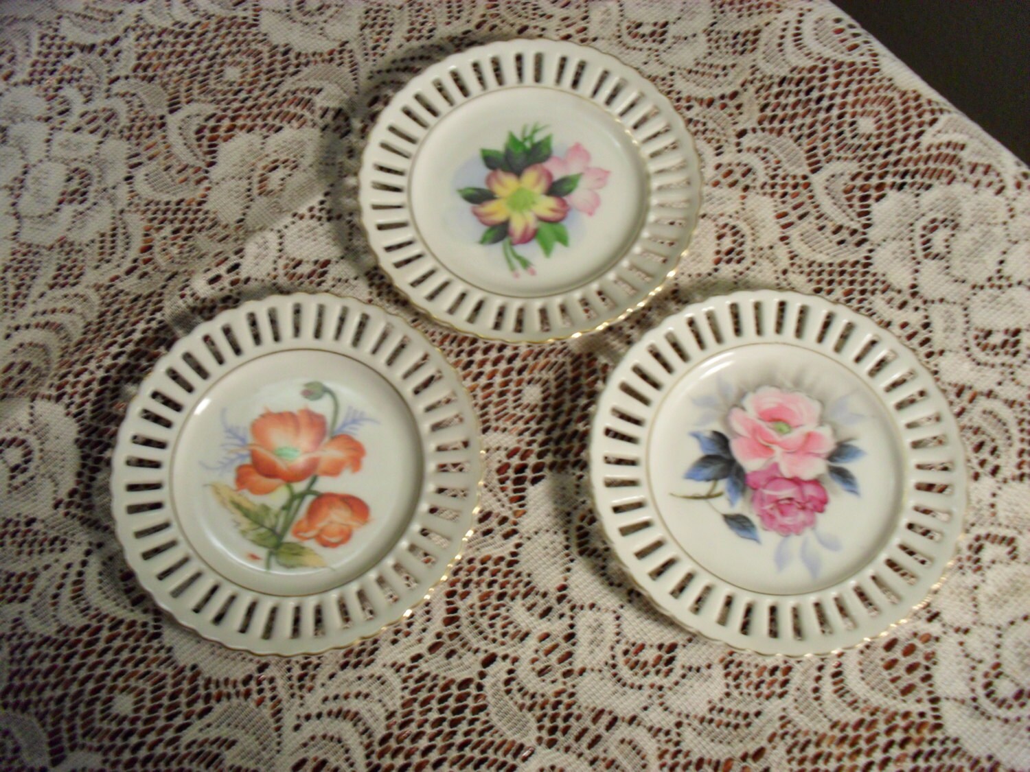 Set of 3 Small Decorative Flower Plates Vintage Decorator