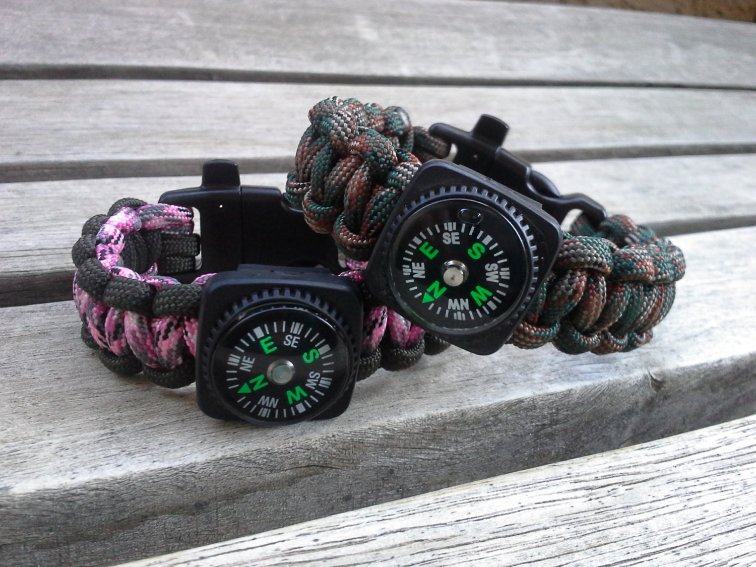 Ultimate survival bracelet