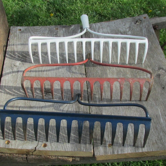 3 vintage americana farm rake heads red white by vintageabcs 3 vintage americana farm rake heads red white by vintageabcs
