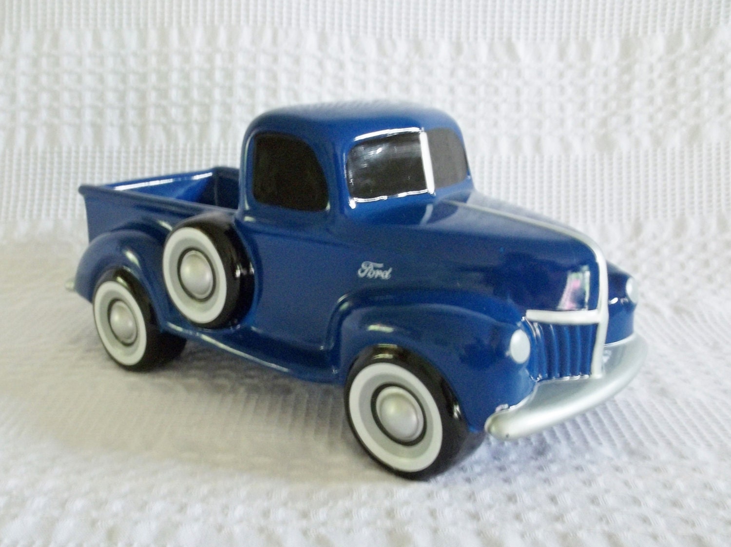 Blue ford truck vase #6