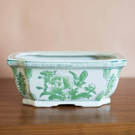 Chinoiserie planter with greek key green and white