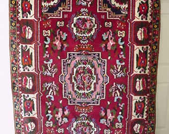 1980s Hand-Knotted Bakhtiari Persian Rug (1839)