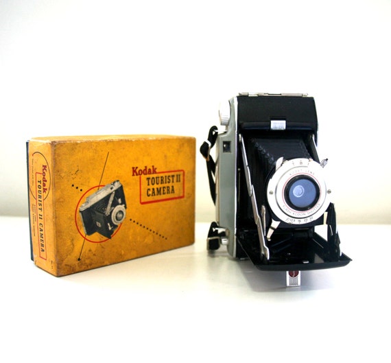 50s Kodak Tourist II 620 film type folding camera w/