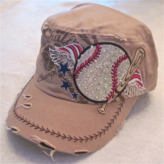 Baseball Cap in Beige with Baseball Decorated with