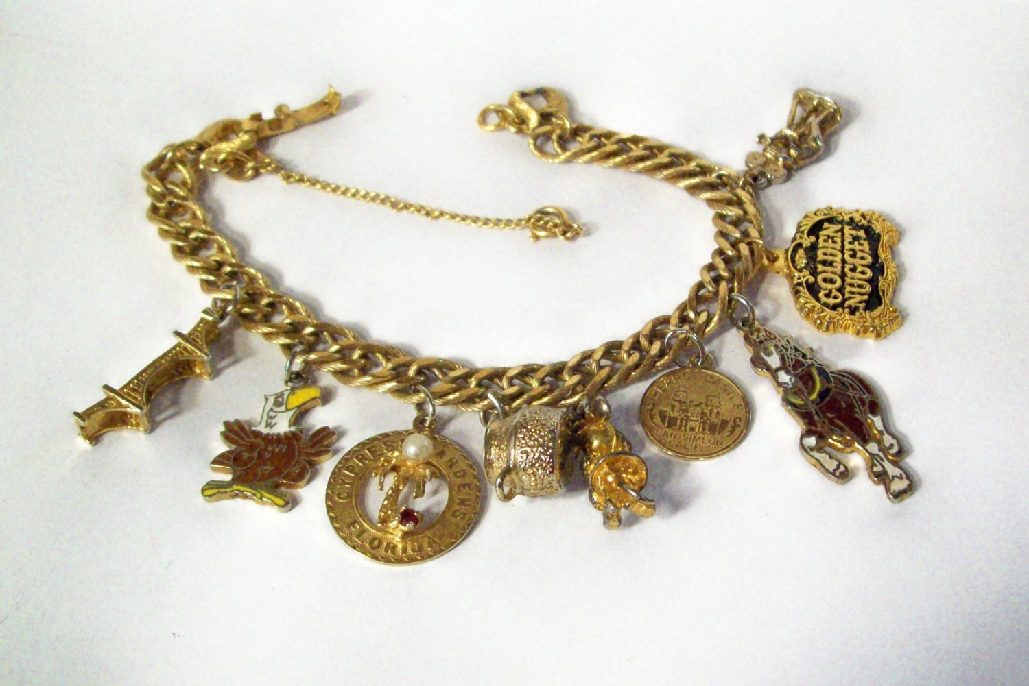 Vintage Monet goldtone/gold filled charm bracelet golden