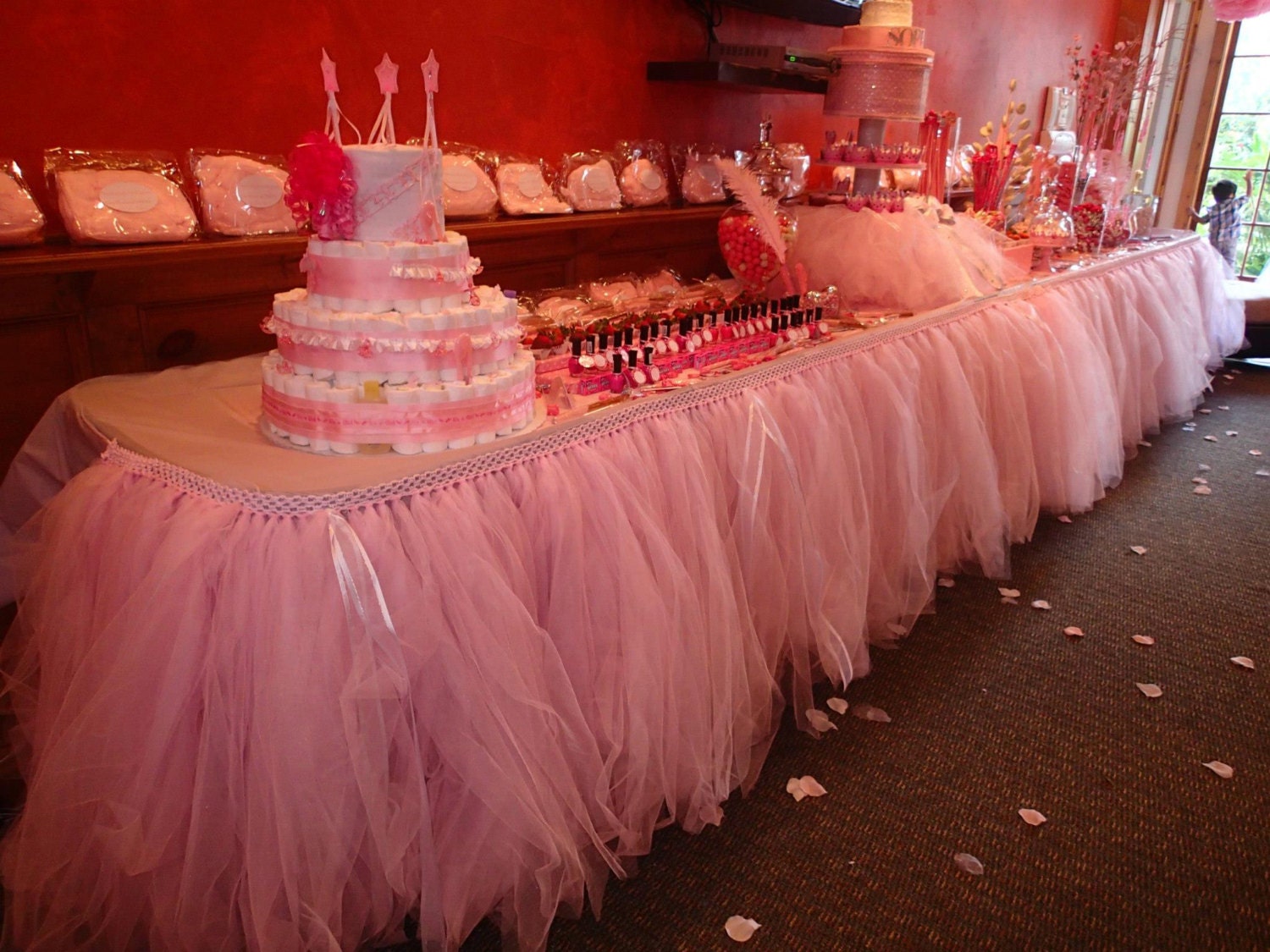 how to do a tutu table skirt