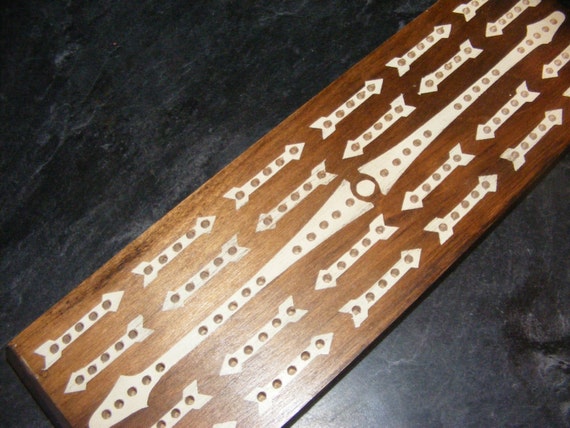 Vintage Wooden Cribbage Board