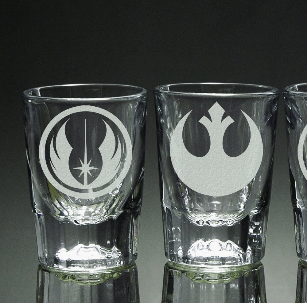 4 Star Wars Themed Etched Shot Glasses 2 Ounce