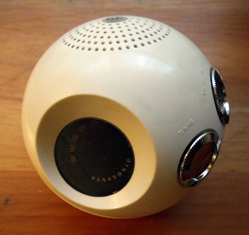 Panasonic Panapet R70 round AM radio