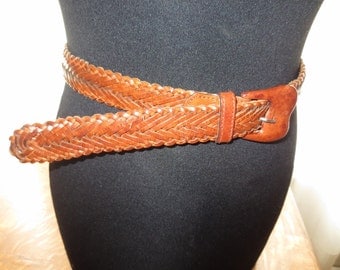 Vintage Womans Brown Leather 1 1/8 inch wide Belt , Woven design , leather buckle