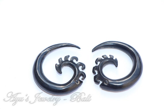 2g Gauge Black Horn Tribal Spiral Ear Gauges Horn by ayujewelry