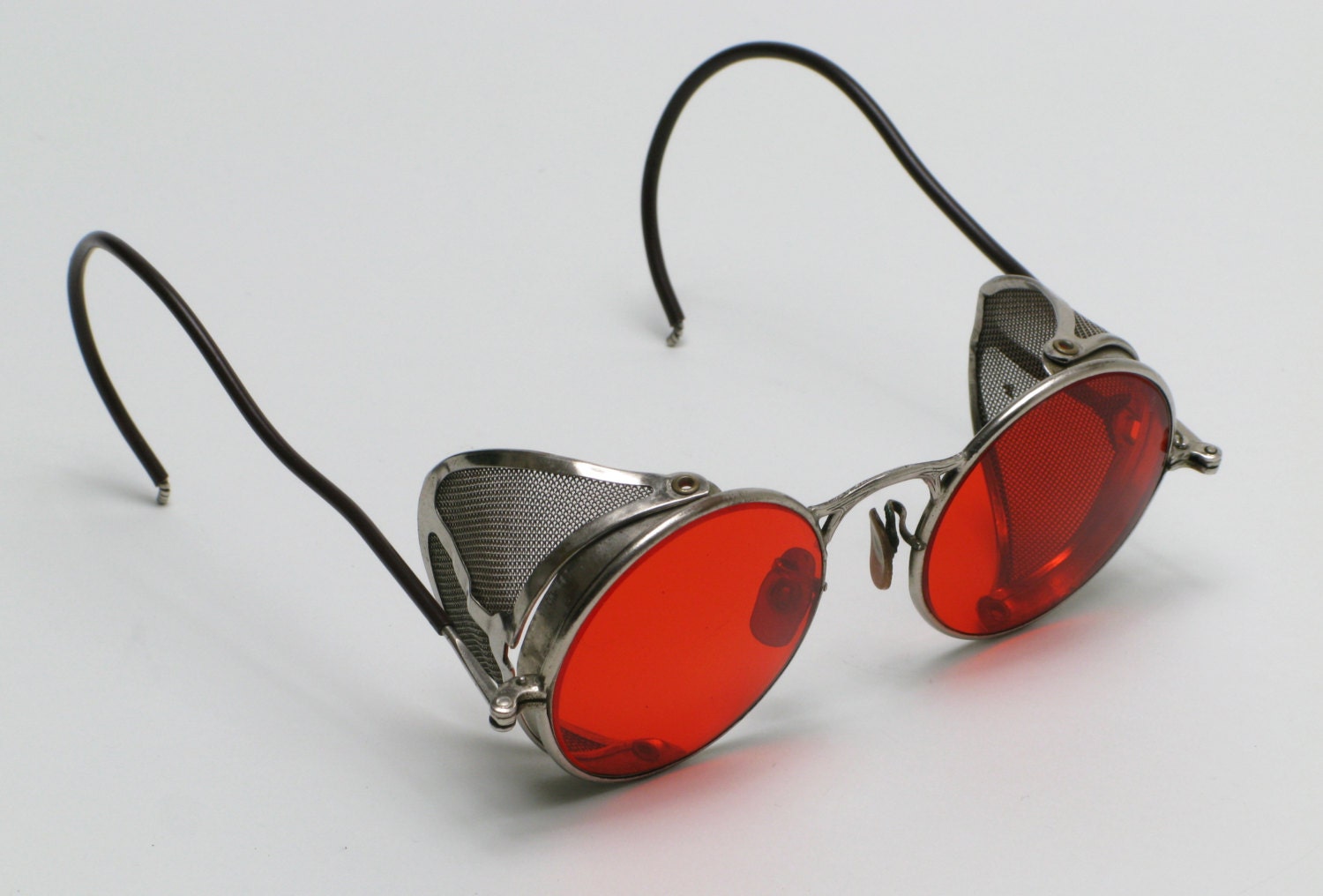 sunglasses with side guards