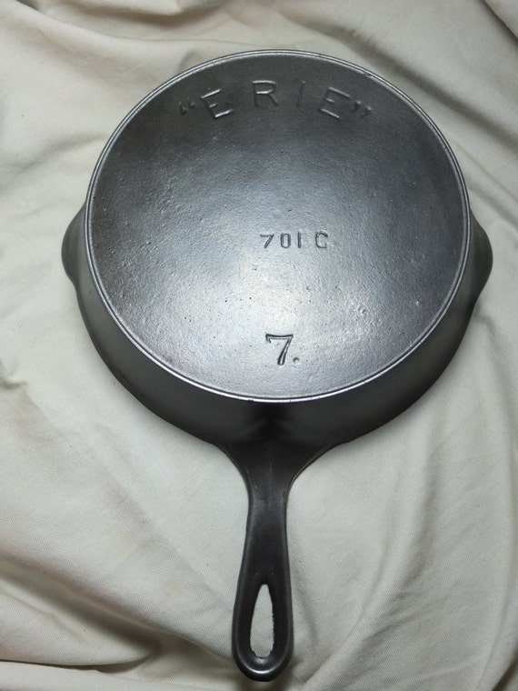Early Griswold ERIE Cast Iron Skillet number 7