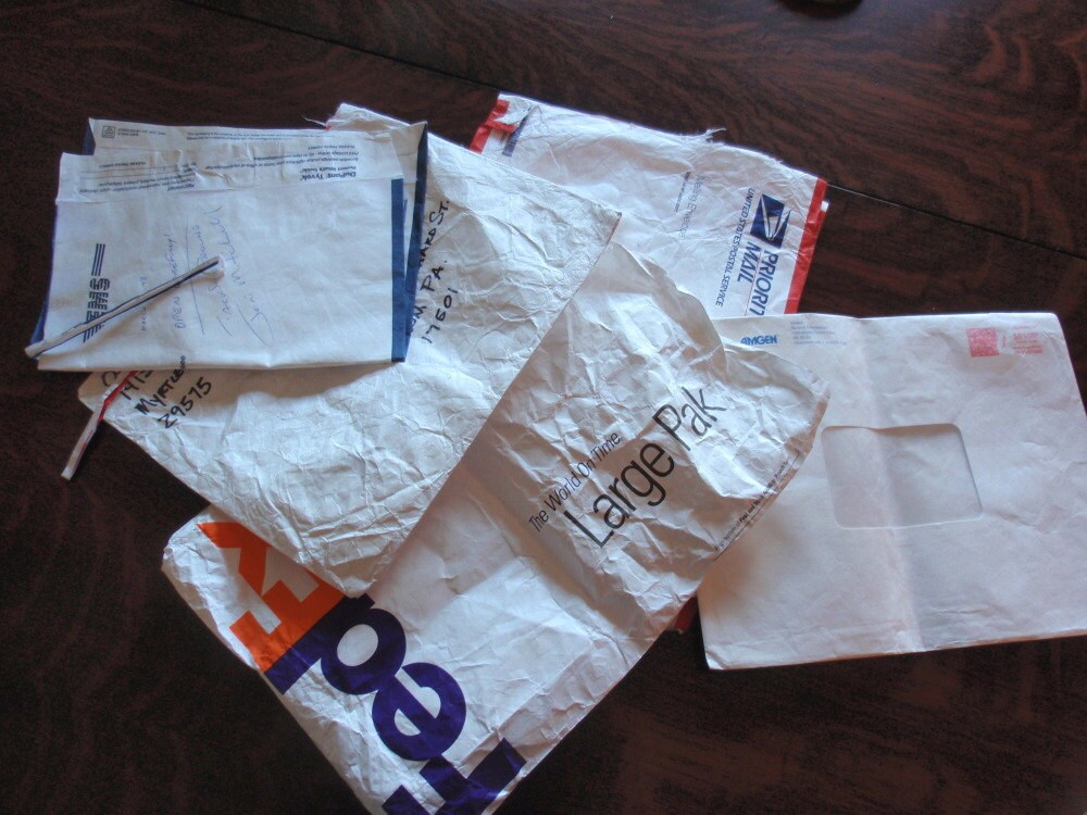 Tutorial Upcycle Tyvek Mailing Envelopes into Recycled Flower