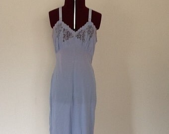 Vintage 1950s Nylon Lace Slip Pin-Up 36