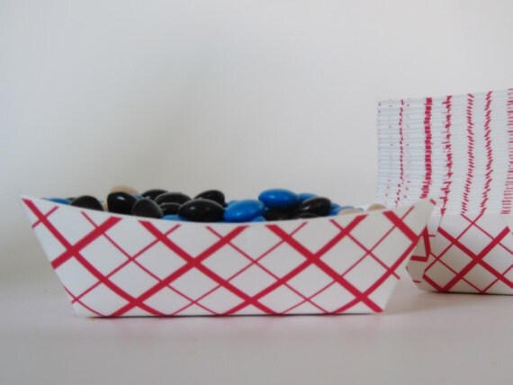 50 MEDIUM Retro Red Plaid Food Tray for Parties, Showers or Wedding, Candy Buffet Il_570xn