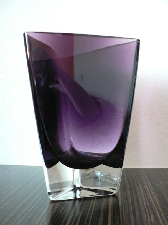 vintage 1960s Murano sommerso purple art glass vase / triangle